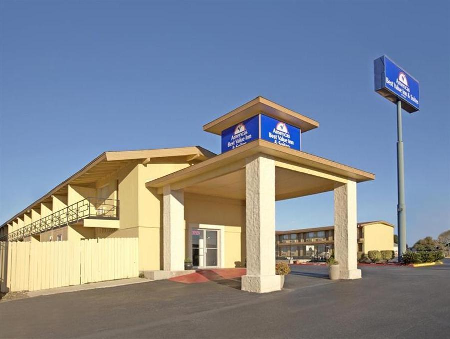 Travelodge By Wyndham Нью-Браунфелс Екстер'єр фото