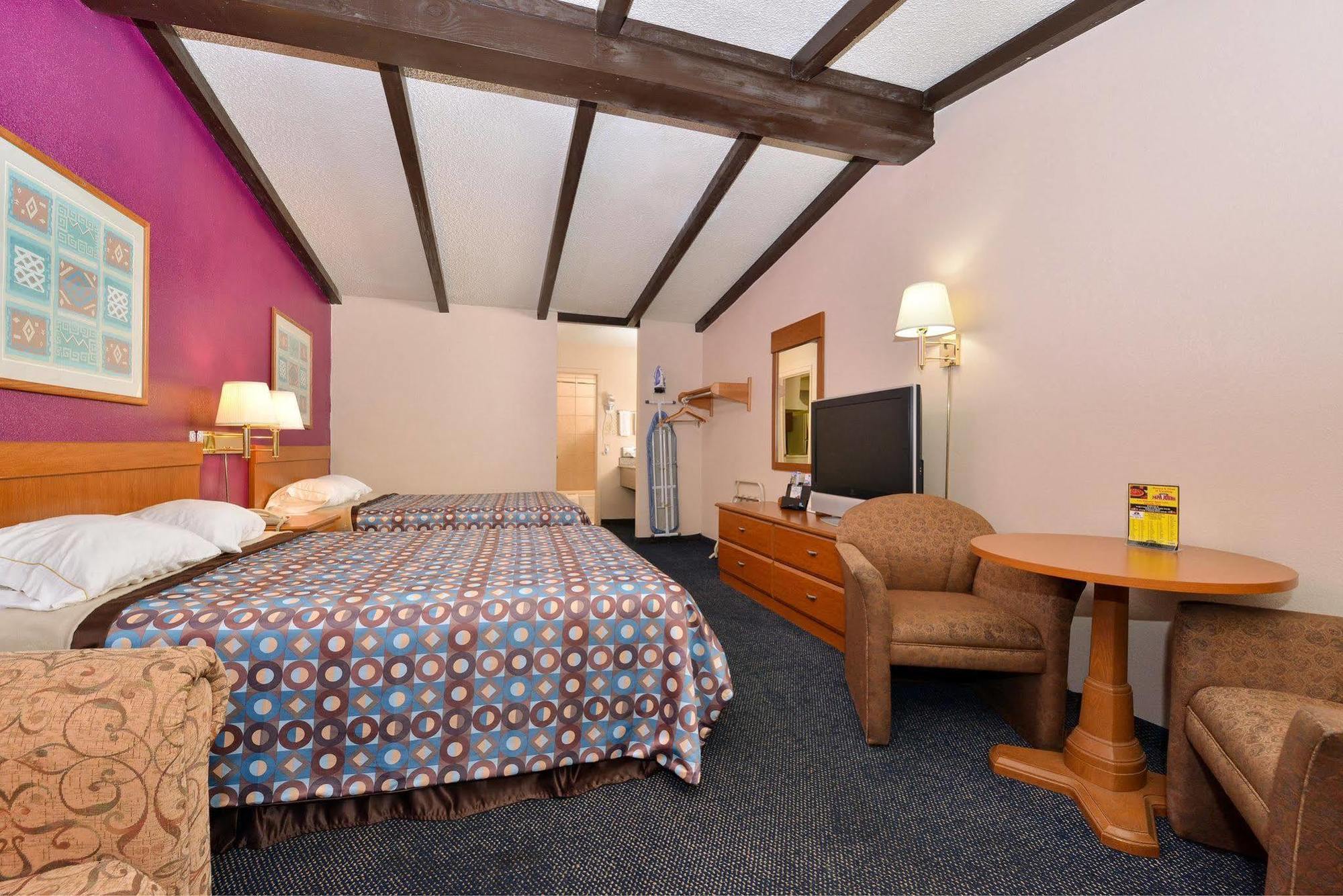 Travelodge By Wyndham Нью-Браунфелс Екстер'єр фото
