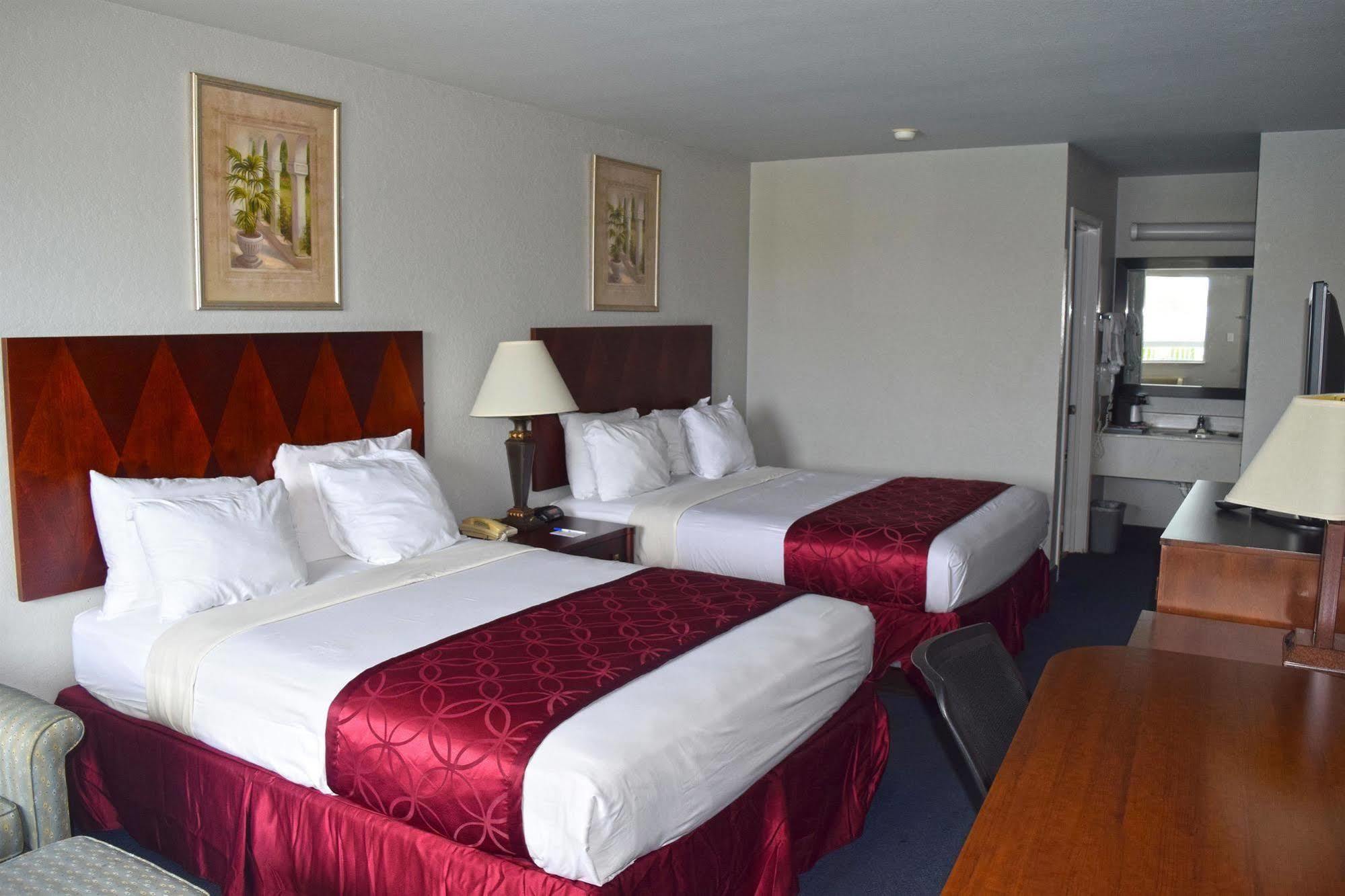 Travelodge By Wyndham Нью-Браунфелс Екстер'єр фото
