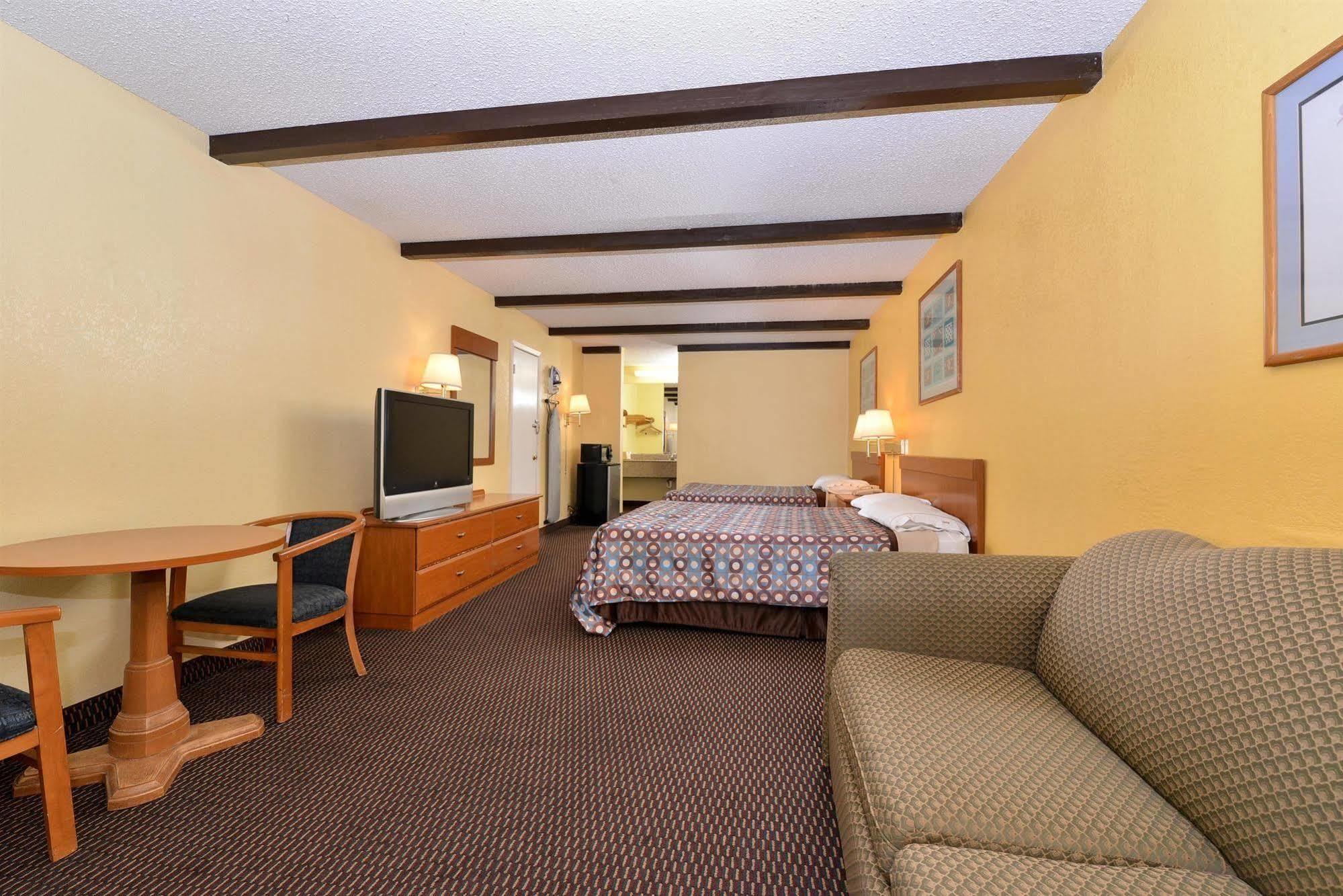 Travelodge By Wyndham Нью-Браунфелс Екстер'єр фото